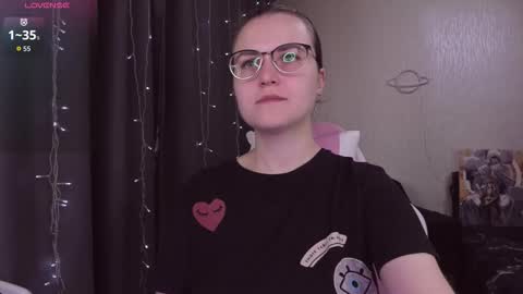 Snapshot of eva_orchid chatting on 10.15.25 Eva online show from 10.15.25