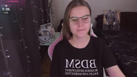 Snapshot of eva_orchid chatting on 10.17.25 Eva online show from 10.17.25