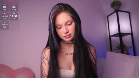 Snapshot of eva_pixie chatting on 10.03.25 Eva online show from 10.03.25