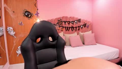 eva_saintt online show from 10.08.25