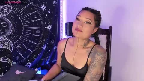 Snapshot of eva_sanderslee chatting on 10.19.25 Eva online show from 10.19.25