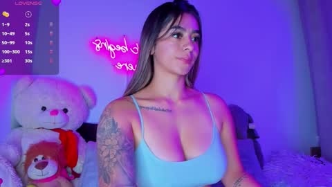 Snapshot of eva_shinee_ chatting on 10.07.25 Eva Shinee online show from 10.07.25