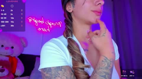 Snapshot of eva_shinee_ chatting on 10.15.25 Eva Shinee online show from 10.15.25