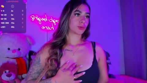 Snapshot of eva_shinee_ chatting on 11.06.25 Eva Shinee online show from 11.06.25