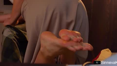 Snapshot of eva_sinn chatting on 11.30.25 Hi there i am Eva and i wish create a nice community with you so join my Ticket Show for more pleasure online show from 11.30.25