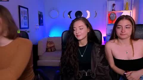 Snapshot of eva_smiith_ chatting on 06.16.26 Eva online show from 06.16.26
