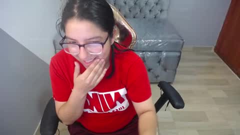 eva_smit_t online show from 02.01.26