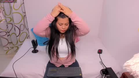 Estefania online show from 12.19.24