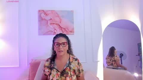 Snapshot of evaa_mills chatting on 04.30.26 Eva online show from 04.30.26