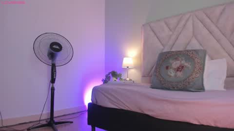 Snapshot of evaa_mills chatting on 05.28.26 Eva online show from 05.28.26