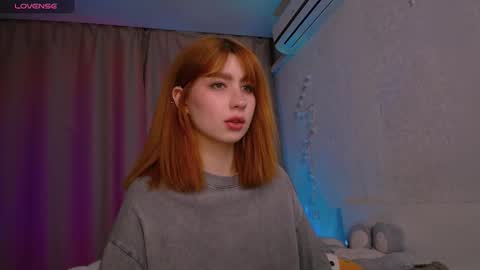 Snapshot of evaa_moonn_ chatting on 02.06.26 Eva online show from 02.06.26