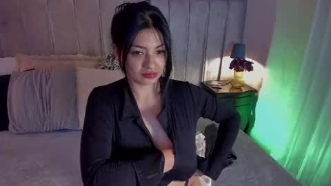 Snapshot of evaa_stevens chatting on 06.16.26 julieth online show from 06.16.26