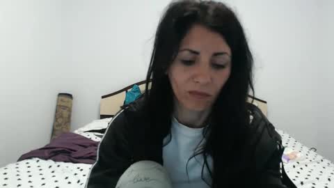 Snapshot of evacrisxxx chatting on 04.27.26 hornycrissyyourlove online show from 04.27.26