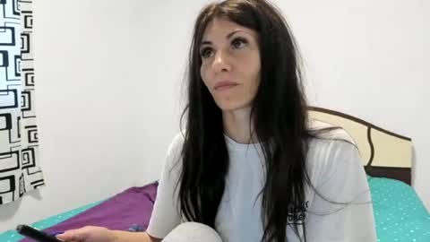 Snapshot of evacrisxxx chatting on 07.12.26 hornycrissyyourlove online show from 07.12.26