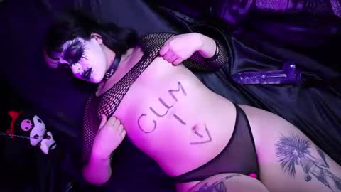 Eva Crux online show from 02.23.25