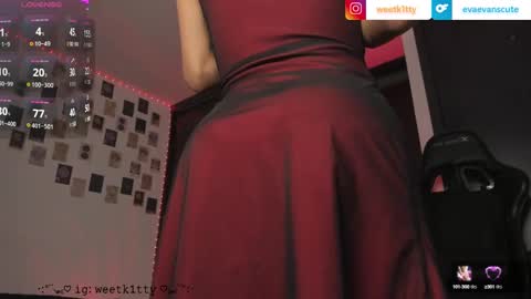 Snapshot of evaevanscute chatting on 12.02.24 evaevanscute online show from 12.02.24