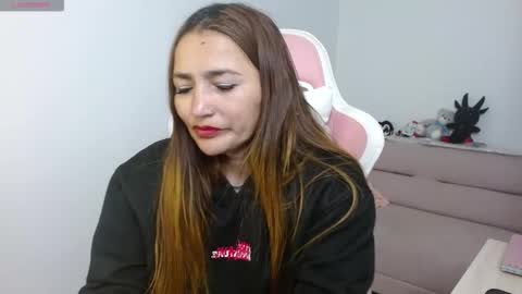 Snapshot of evagrays chatting on 02.11.26 Eva online show from 02.11.26