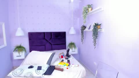 Snapshot of evahalston chatting on 03.03.25 evahalston online show from 03.03.25