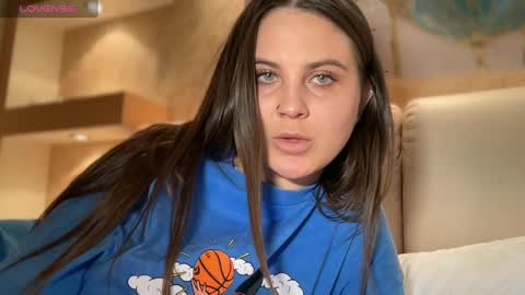 EvaHazard online show from 02.05.25