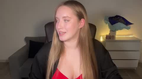 Snapshot of evajuly chatting on 07.05.26 Eva online show from 07.05.26