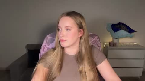 Snapshot of evajuly chatting on 07.13.26 Eva online show from 07.13.26