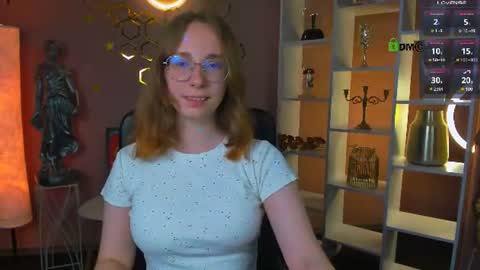 Snapshot of evalora_vei chatting on 06.12.26 evalora online show from 06.12.26
