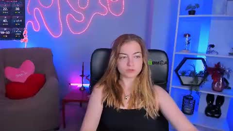 Snapshot of evalora_vei chatting on 07.17.26 evalora online show from 07.17.26