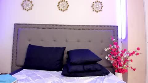 Snapshot of evaloviaa_ chatting on 04.18.26 Eva online show from 04.18.26
