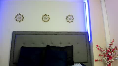 Snapshot of evaloviaa_ chatting on 04.29.26 Eva online show from 04.29.26