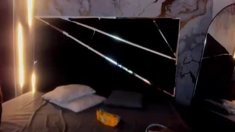  Eva  online show from 12.21.25