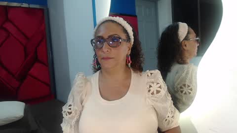 Snapshot of evamills1 chatting on 01.29.25 Eva Mills online show from 01.29.25