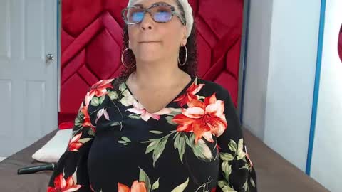 Snapshot of evamills1 chatting on 03.04.25 Eva Mills online show from 03.04.25