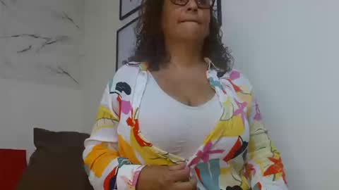 Snapshot of evamills1 chatting on 09.22.25 Eva Mills online show from 09.22.25