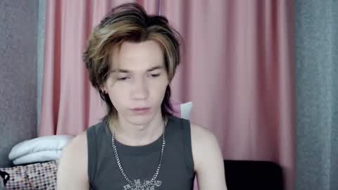 Snapshot of evan_reinhart chatting on 09.30.25 evan_reinhart online show from 09.30.25