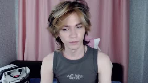 Snapshot of evan_reinhart chatting on 10.02.25 evan_reinhart online show from 10.02.25