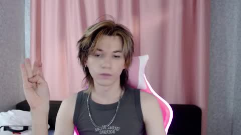 Snapshot of evan_reinhart chatting on 10.03.25 evan_reinhart online show from 10.03.25