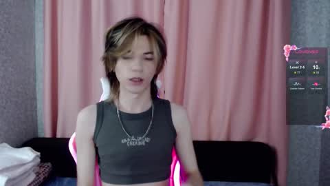 Snapshot of evan_reinhart chatting on 10.08.25 evan_reinhart online show from 10.08.25