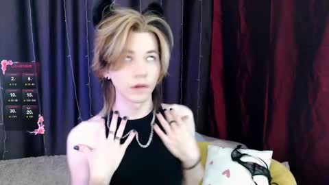 Snapshot of evan_reinhart chatting on 10.27.25 evan_reinhart online show from 10.27.25