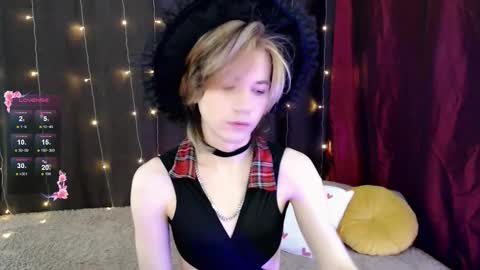 Snapshot of evan_reinhart chatting on 10.30.25 evan_reinhart online show from 10.30.25