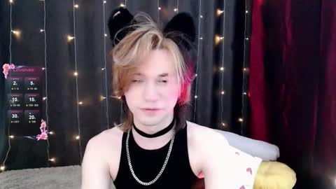 Snapshot of evan_reinhart chatting on 11.08.25 evan_reinhart online show from 11.08.25