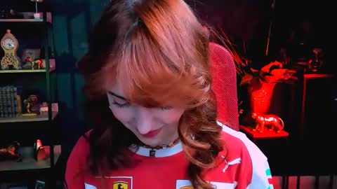 Snapshot of evanellson chatting on 02.19.25 Eva online show from 02.19.25