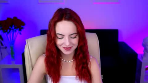 Snapshot of evanellson chatting on 09.15.25 Eva online show from 09.15.25