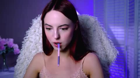 Snapshot of evanellson chatting on 10.15.25 Eva online show from 10.15.25