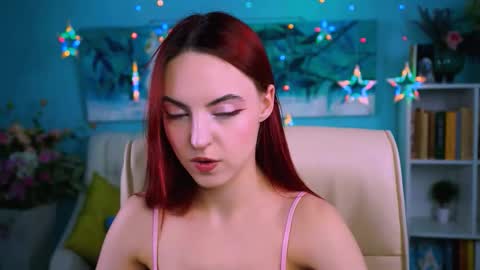 Snapshot of evanellson chatting on 11.07.25 Eva online show from 11.07.25