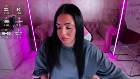 Snapshot of evanew_ chatting on 09.09.25 Eva online show from 09.09.25