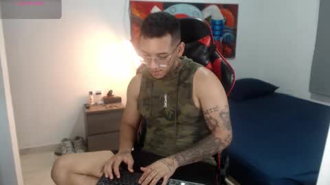 Snapshot of evanvelvet chatting on 02.04.26 online show from 02.04.26