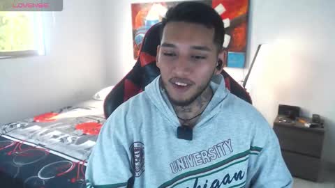 Snapshot of evanvelvet chatting on 02.26.26 online show from 02.26.26