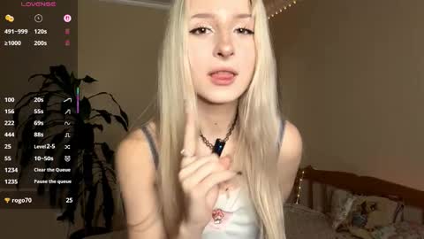 Snapshot of evaqt chatting on 11.22.25 Eva online show from 11.22.25