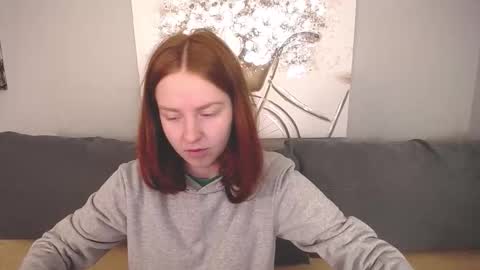 Snapshot of evarey_ chatting on 10.06.25 Adelina online show from 10.06.25