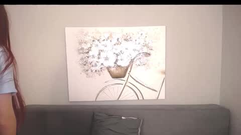 Snapshot of evarey_ chatting on 10.08.25 Adelina online show from 10.08.25